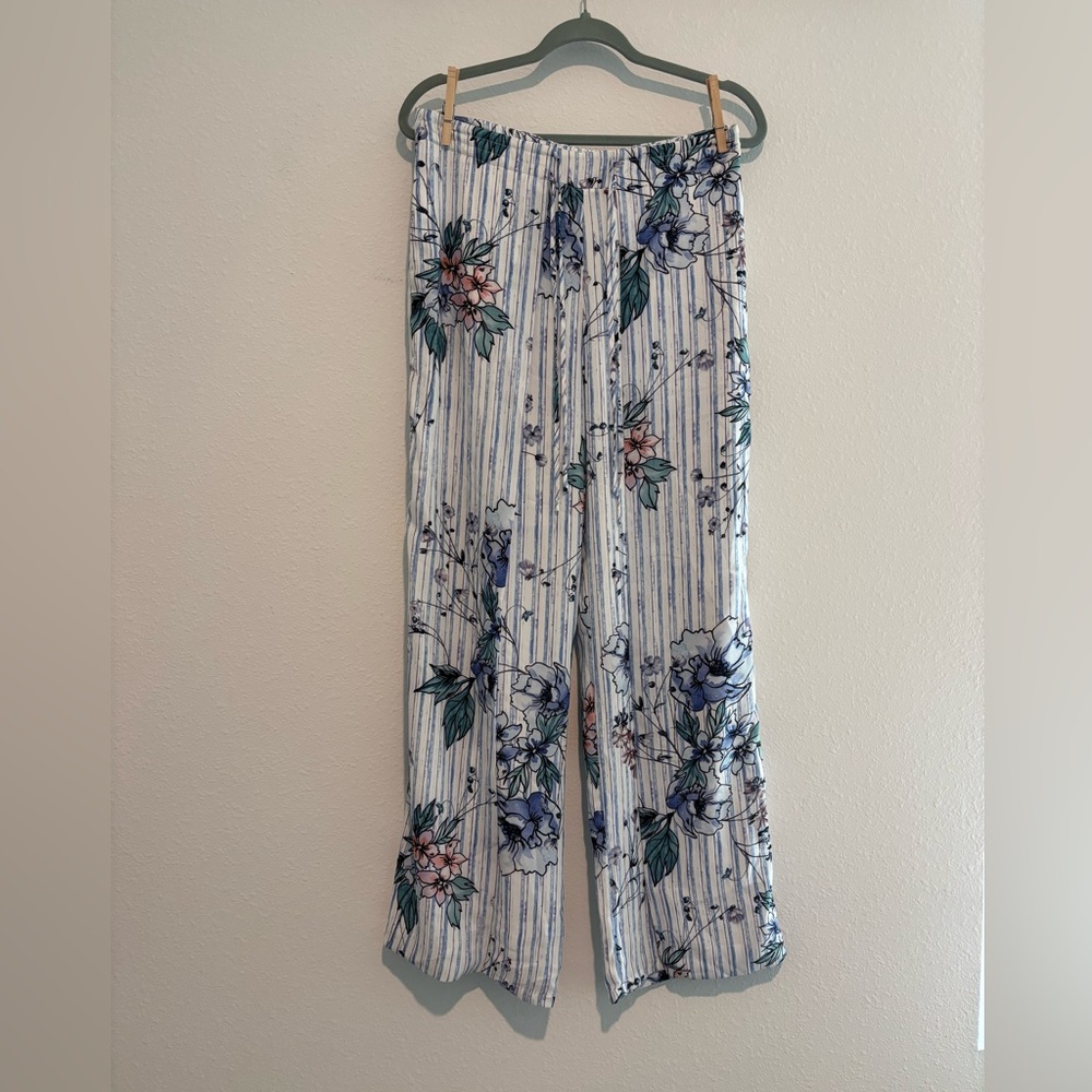 Greylin Blue Floral Striped Cropped Pants